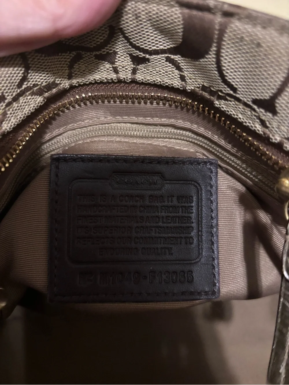 COACH CANVAS/LEATHER SHOULDER HAND BAG SZ 11'X8'X3' F13065